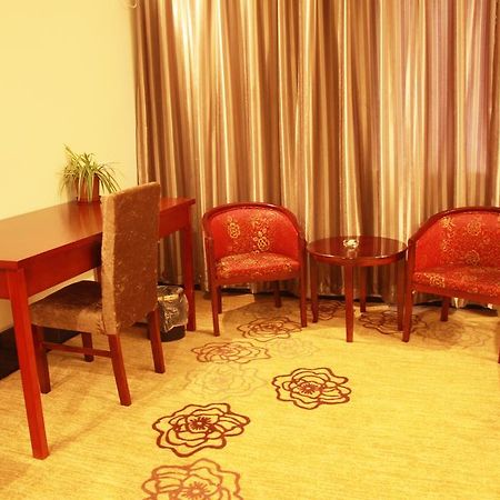 Shanghai Shuiting Holiday Hotel Екстериор снимка