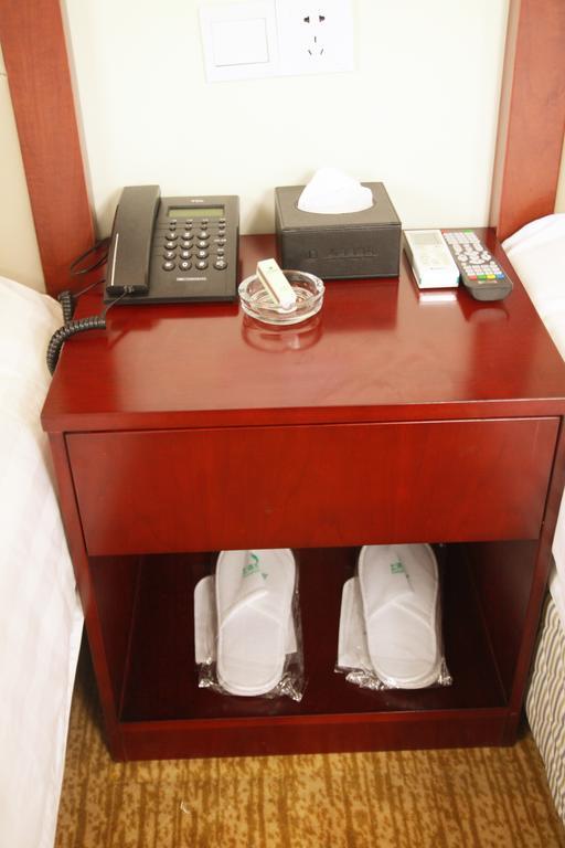Shanghai Shuiting Holiday Hotel Екстериор снимка
